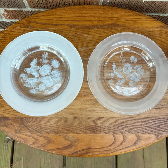 Avon Hummingbird Lead Crystal 7 7/8" Dessert Plates Frosted and Etched  Set of 4 - Picture 1 of 7